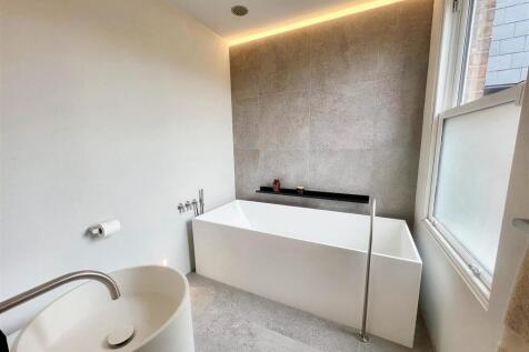 bathroom hawthorn.jpg