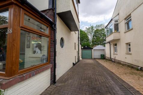 Detached Garage