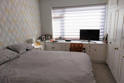 BEDROOM WITH ROBE...