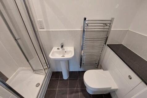En-suite to Main ...