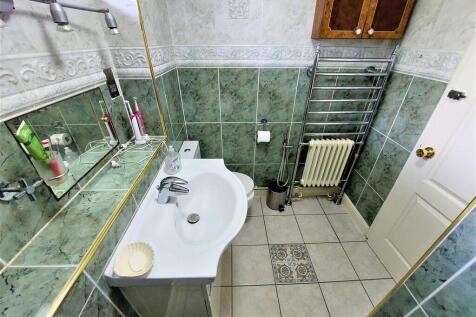 En-suite Shower R...