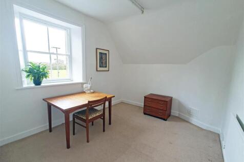 bedroom 6 or hobby room (1).jpg