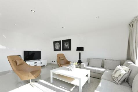 36 CH Lounge Living space2.jpg