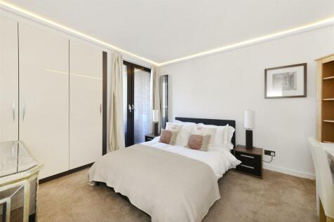 36 CH Master bedroom.jpg