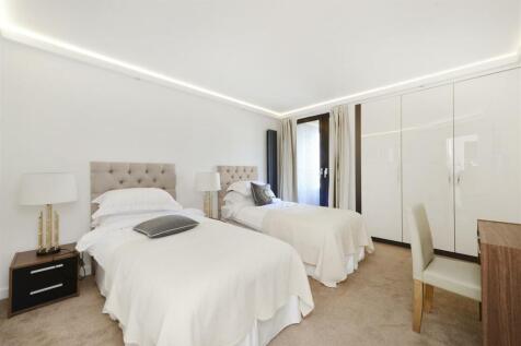 36 CH Second bedroom.jpg