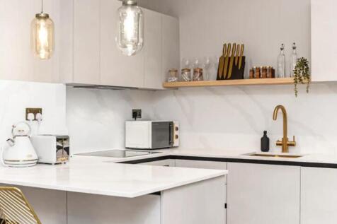 rut bed kitchen.JPG