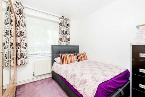 Middle bedroom.JPG