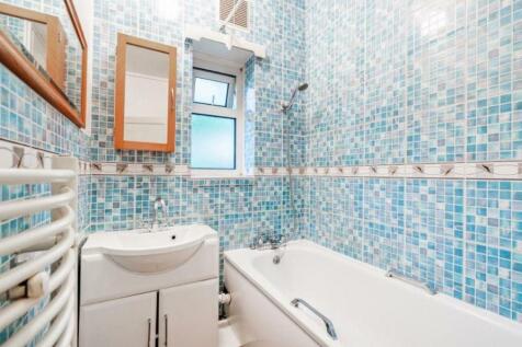 Bathroom.JPG