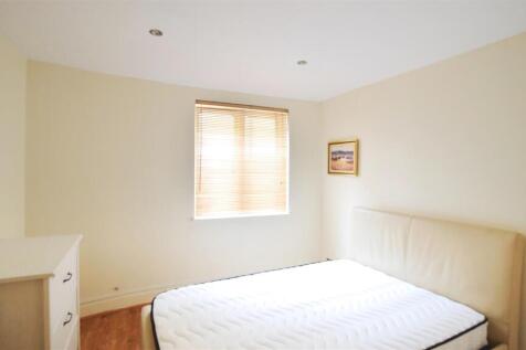 bed2 .jpg
