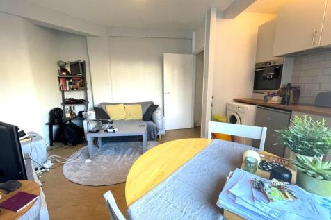 WhatsApp Image 2025-11-07 at 14.58.51 (1).jpeg