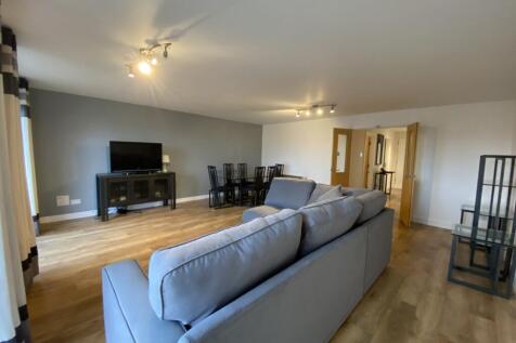 Lounge &amp; Dining Area