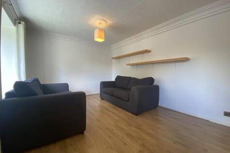 Lounge / Dining Area
