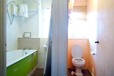 Bathroom.jpg