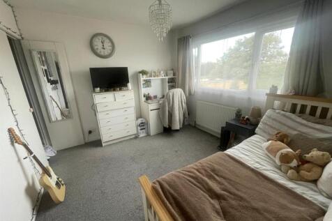 bedroom 3.jpg