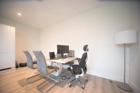 lounge1.jpg