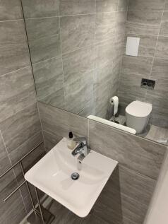 Cloakroom/wc