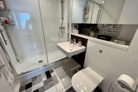 En-suite Bathroom