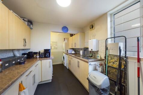 Kitchen: