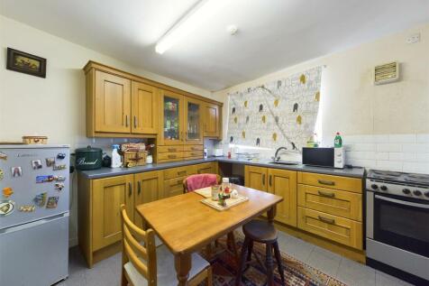 Kitchen: