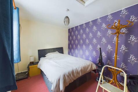 CAM04584G0-PR0057-STILL046.jpg