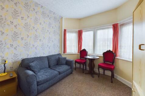CAM04584G0-PR0057-STILL012.jpg