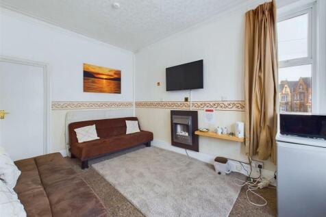 CAM04584G0-PR0057-STILL022.jpg