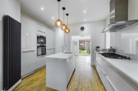 Kitchen: