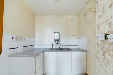 CAM02775G0-PR0253-STILL006.jpg