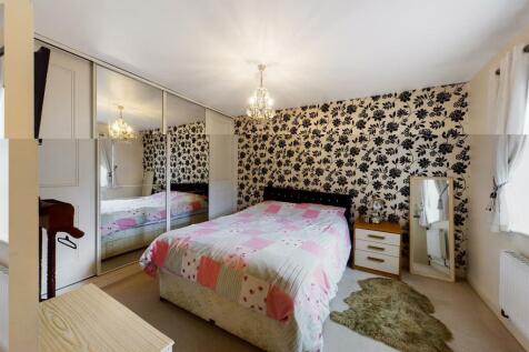 Bedroom: