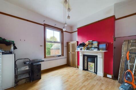 Dining room: