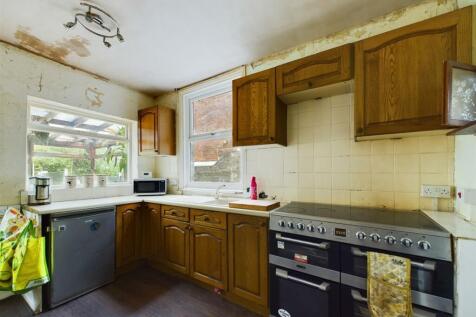 Kitchen: