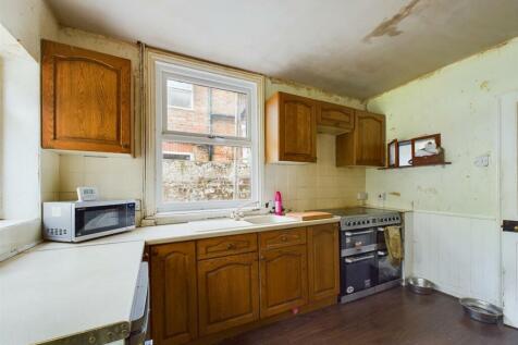 Kitchen: