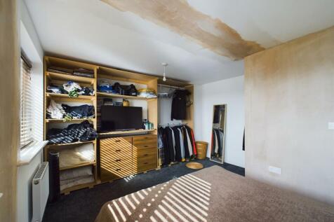Bedroom: