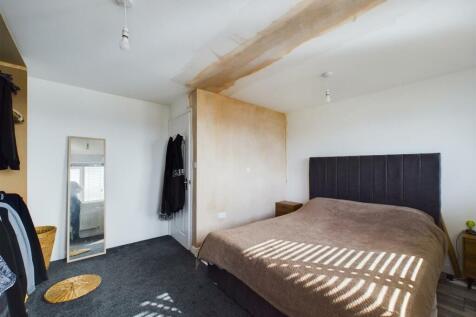 Bedroom:
