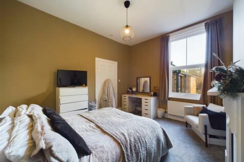 Bedroom: