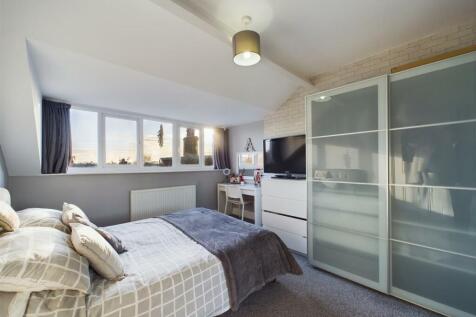 Bedroom: