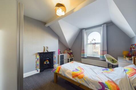 Bedroom: