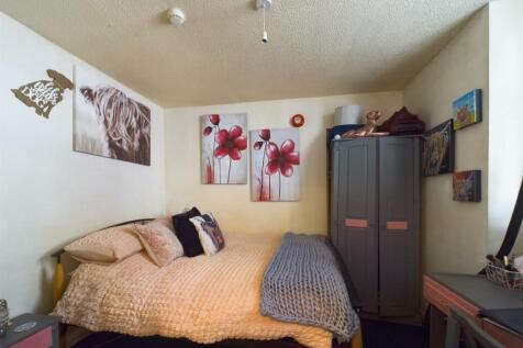 Bedroom: