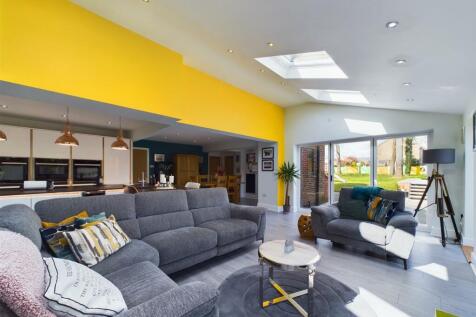 Lounge/diner: