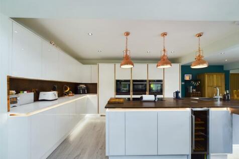 Kitchen: