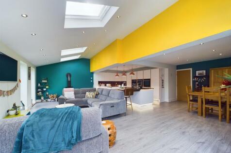 Lounge/diner: