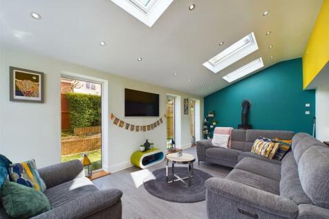 Lounge/diner: