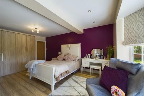 Bedroom: