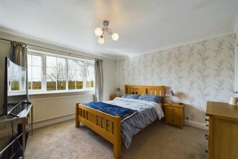 Bedroom: