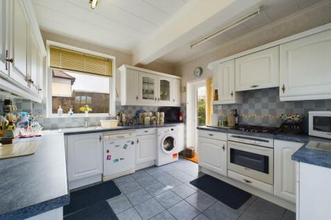Kitchen: