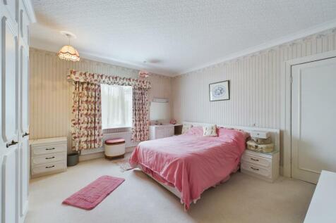 Bedroom: