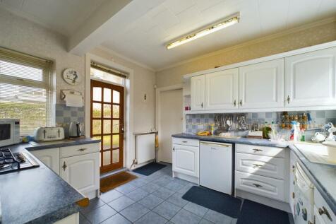 Kitchen: