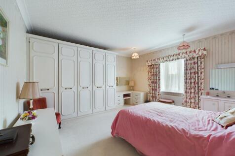 Bedroom: