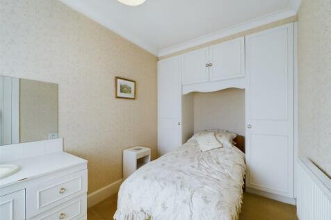 Bedroom: