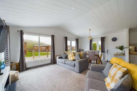 Lounge/diner: